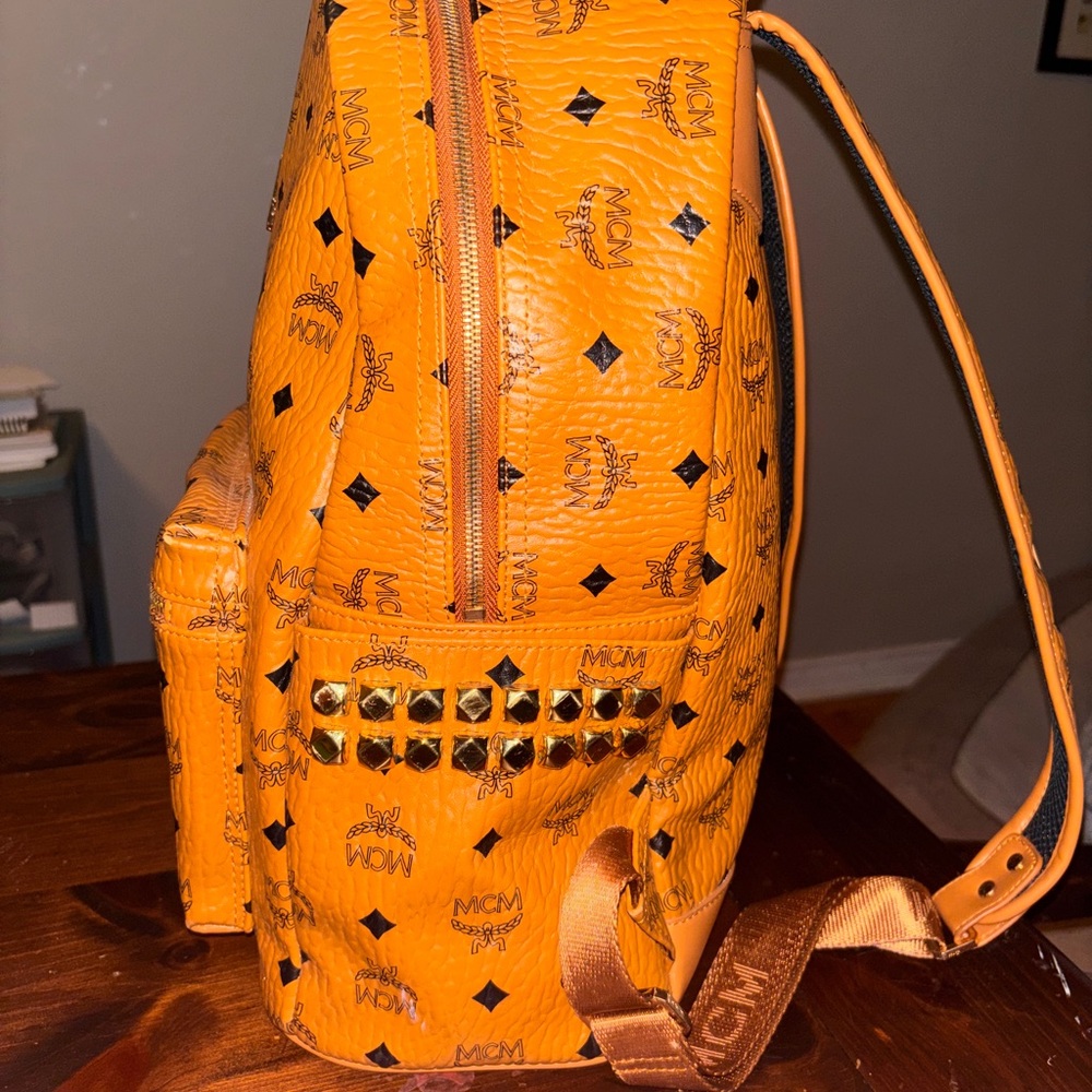 MCM Vibrant Orange Logo Backpack - Picture 3 of 8